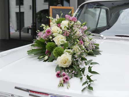 Luxusblumenschmuck Blumen de Luxe Traumblumen Florist Floristik wunderschöner Blumenschmuck Chevrolet Impala floral geschmückt